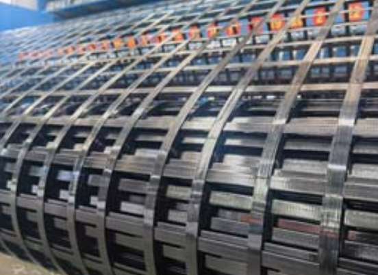 姚安钢塑土工格栅：基建“隐形脊梁”的绿色智造与长寿命进化论